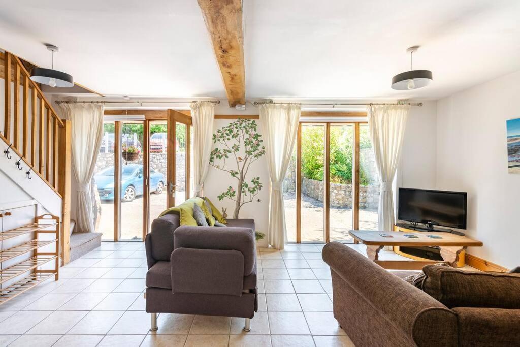 Beech Cottage, Spacious Rural Retreat Usk Bagian luar foto