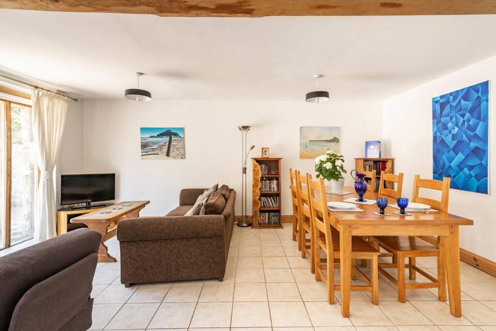 Beech Cottage, Spacious Rural Retreat Usk Bagian luar foto