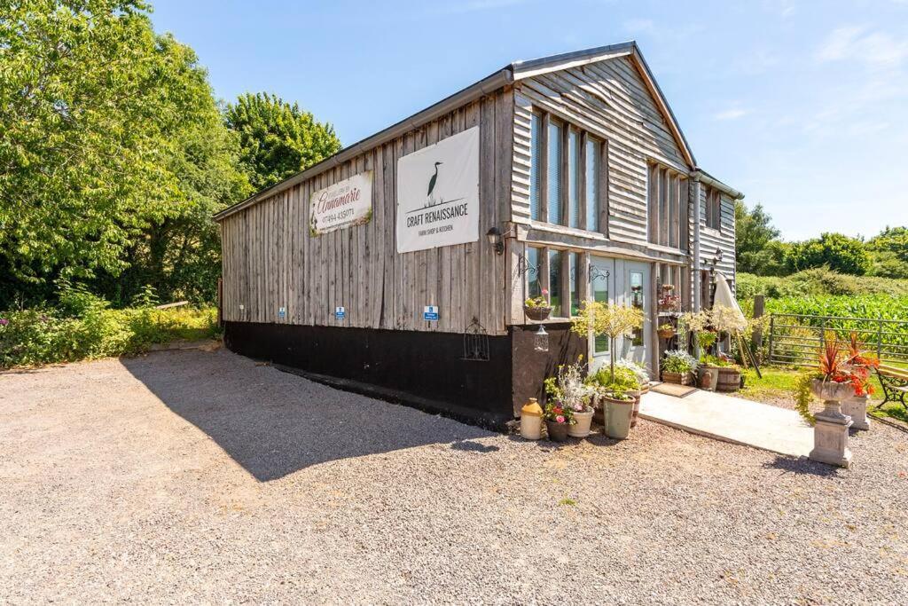 Beech Cottage, Spacious Rural Retreat Usk Bagian luar foto