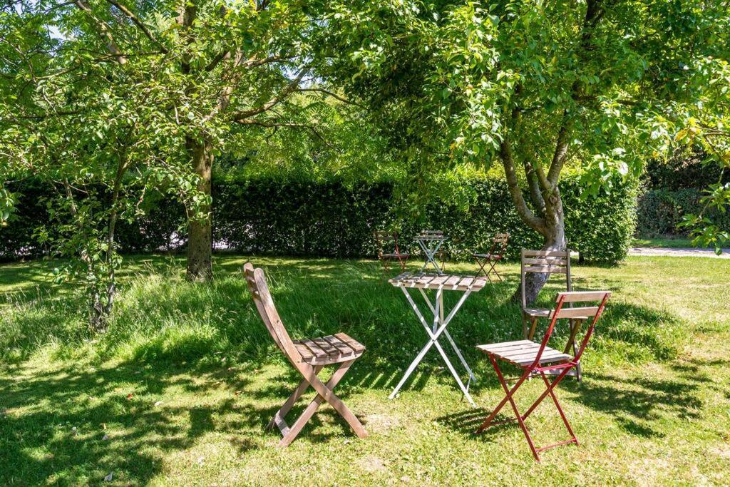 Beech Cottage, Spacious Rural Retreat Usk Bagian luar foto